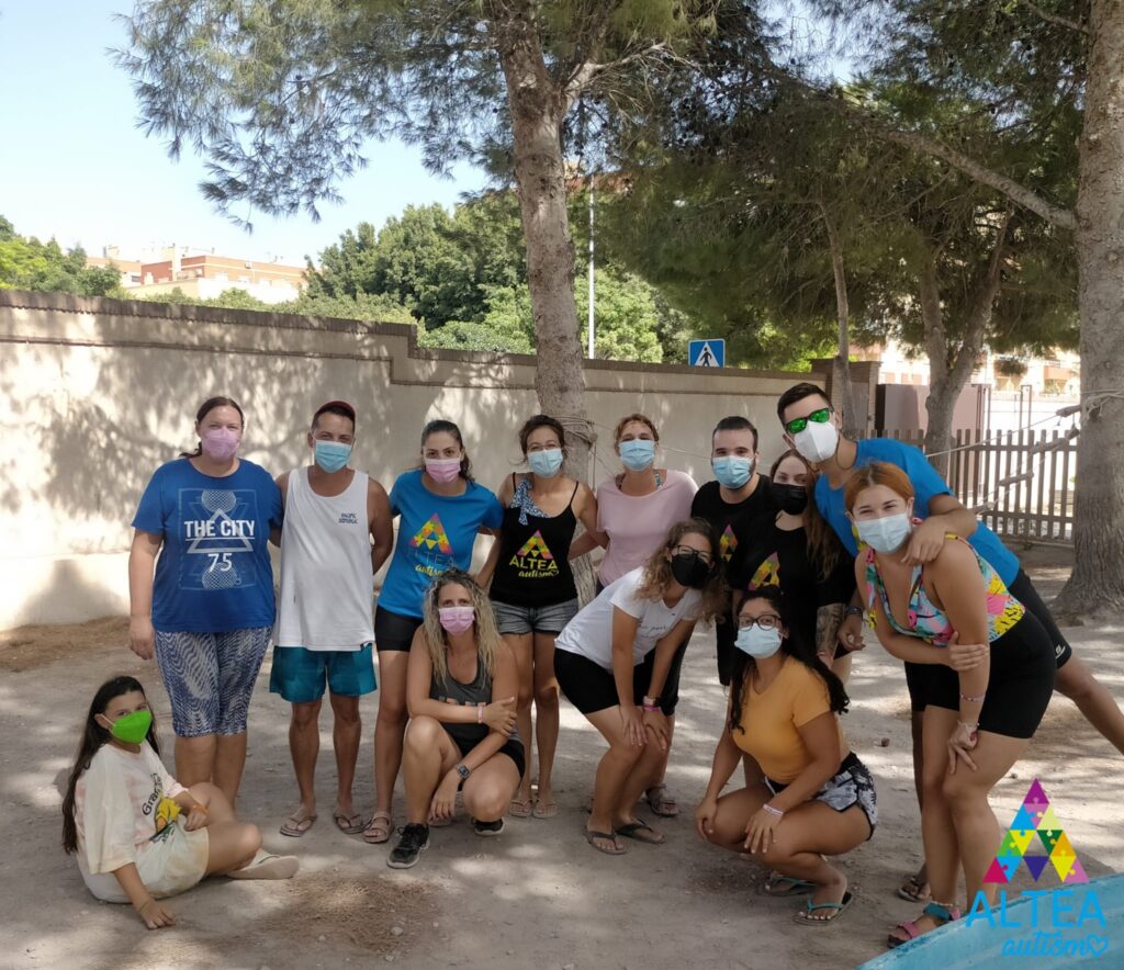 240839126 1250959335372072 6024661109369545191 n - FIN DEL CURSO DE FORMACIÓN PARA LA CAPACITACIÓN DE PROFRESIONALES EN LA ATENCIÓN A PERSONAS CON AUTISMO