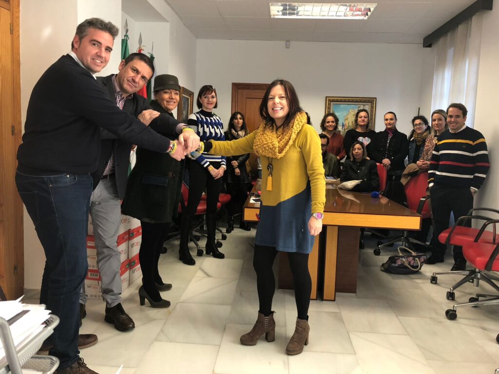 WhatsApp Image 2018 01 11 at 13.39.43 - Entrega Local Social ALTEA en Viator
